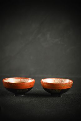 Две чашечки для саке.