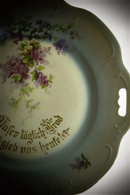 Тарелка хлебная (фарфор, лепка, деколь, разделка золотом, Карл Тильш, 1910-е гг.)