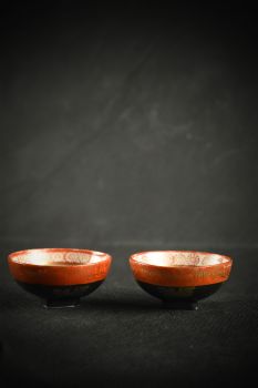 Две чашечки для саке.